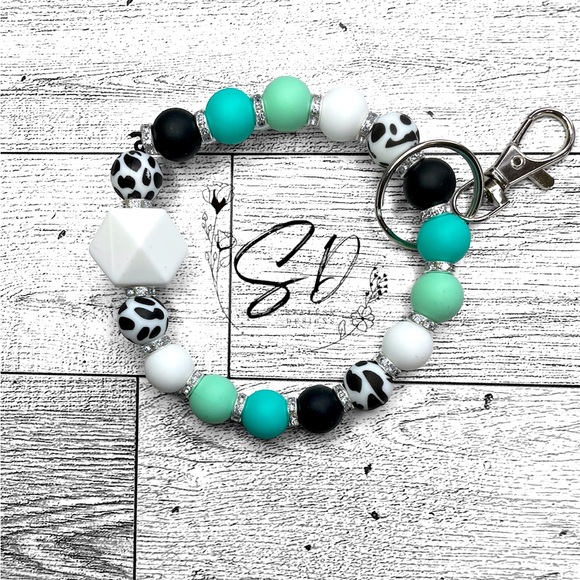 7 1/2 inch Silicone Wristlet Keychain, Multicolor with Silver Embellishm… - Picture 4 of 4